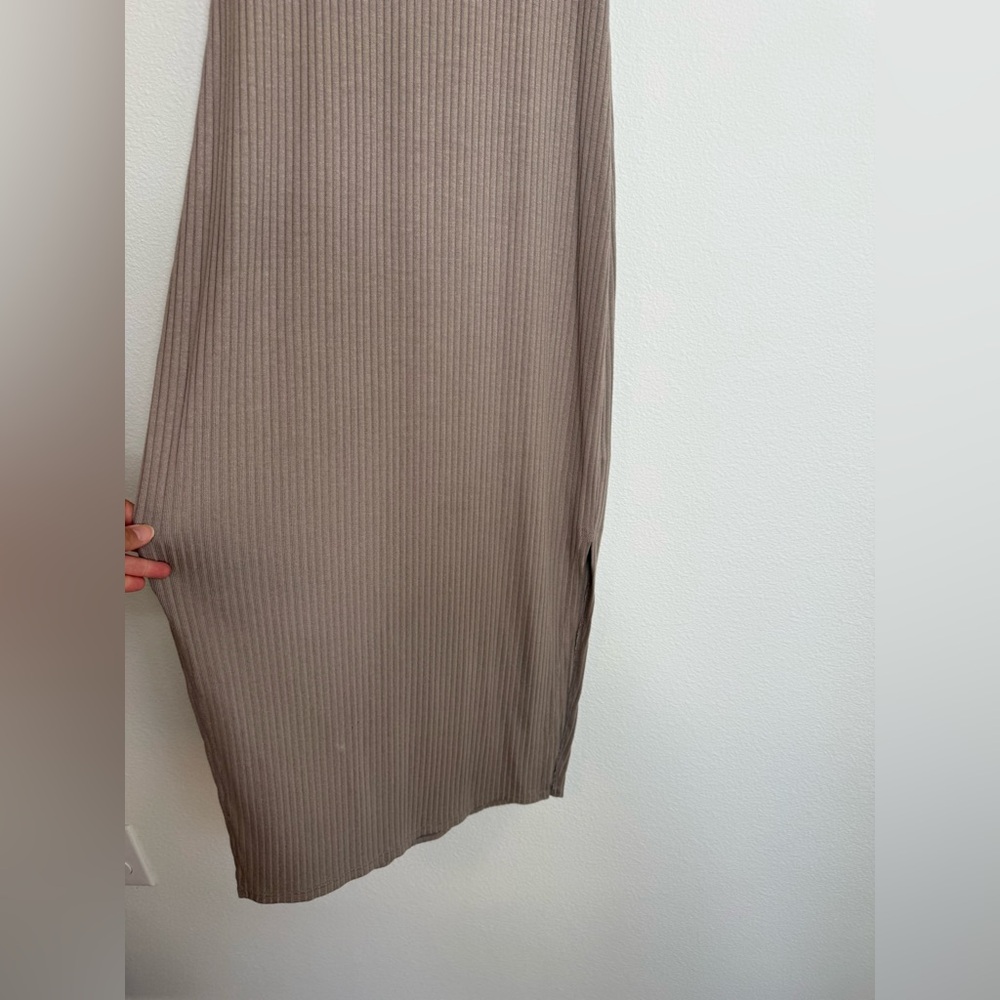 Beyond Yoga Well Traveled Taupe Rib Knit Athleisure Midi Dress Sz Small - Picture 9 of 16
